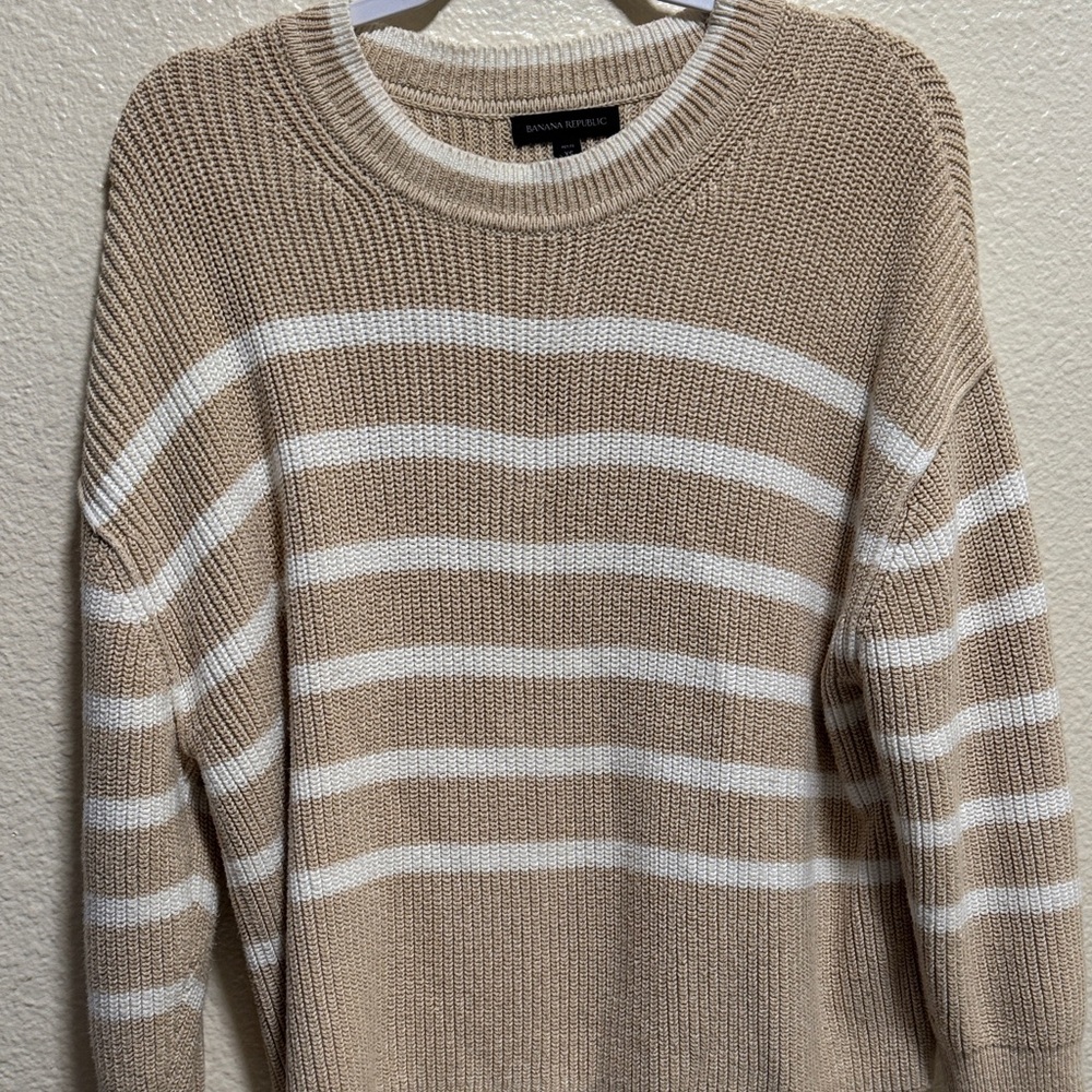 Banana Republic Beige and White Striped Sweater - Picture 4 of 6